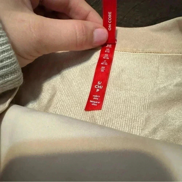 NWOT SPANX OnCore High-Waisted Mid-Thigh Short S - Picture 7 of 8